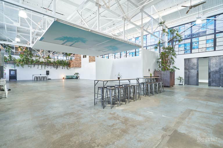  Studio 4 - 2,000-square-foot open photo and video studio  