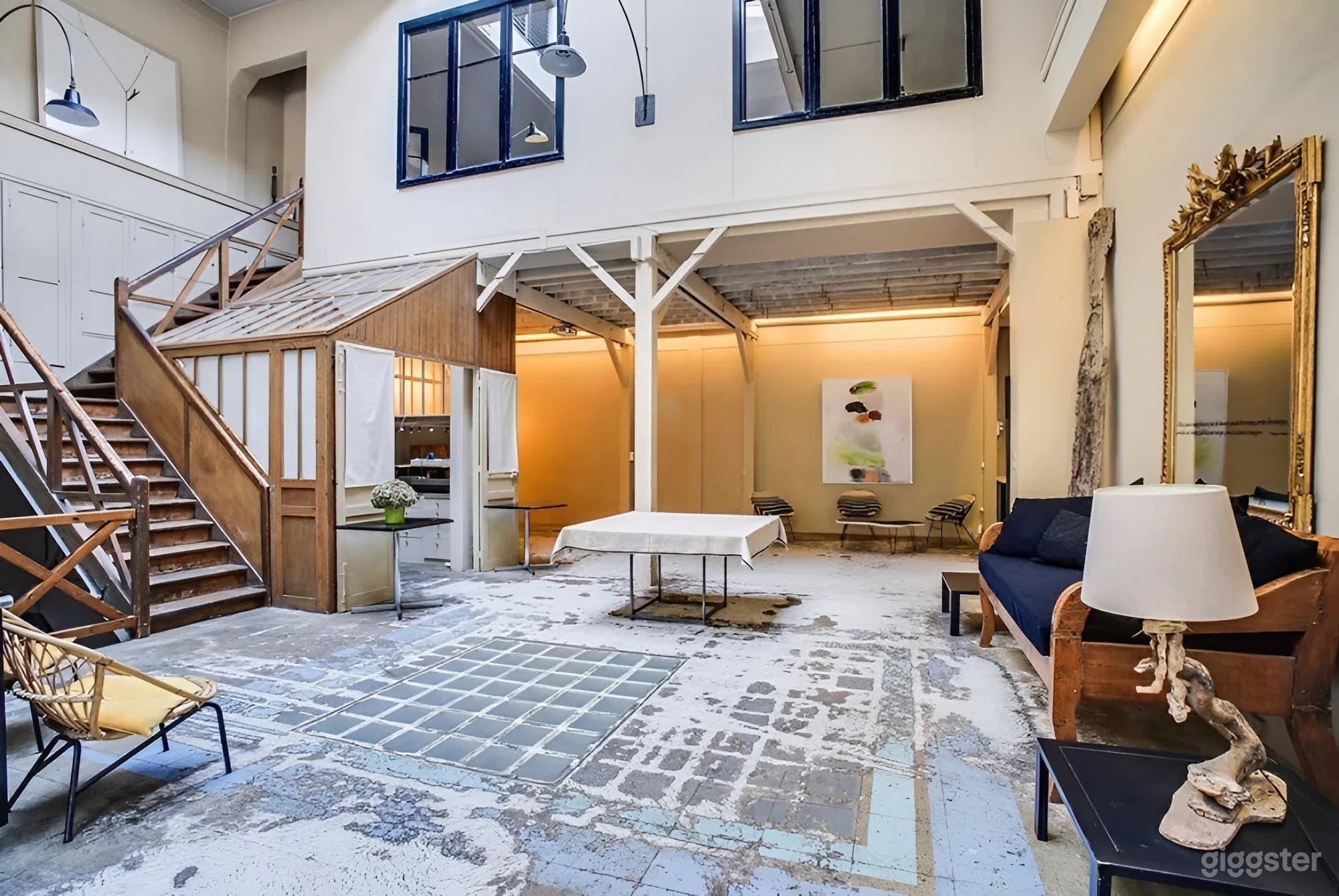 Atelier chic et industriel sous verrière à Paris Photo 2