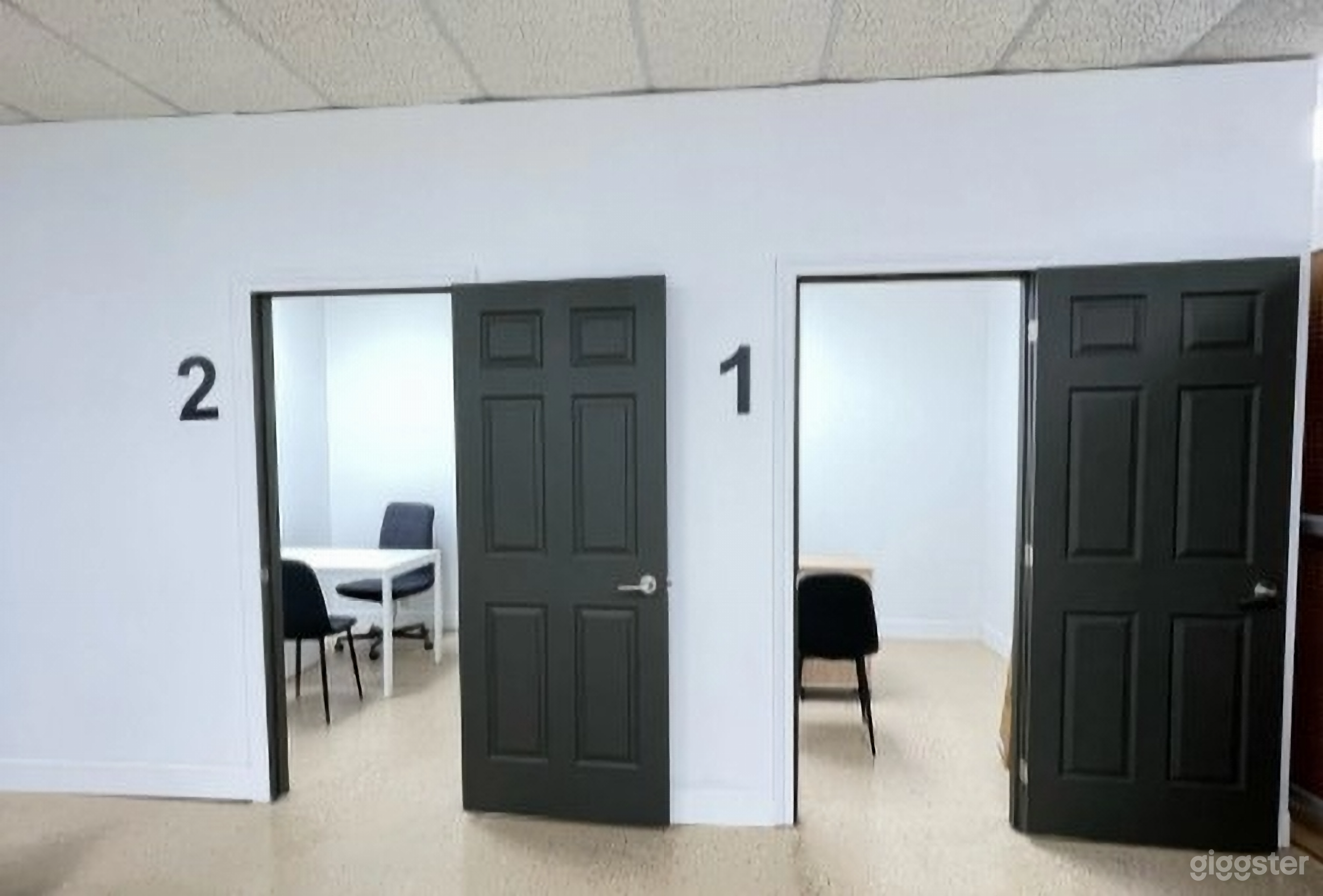 Modern Medical Treatment Room Photo 3