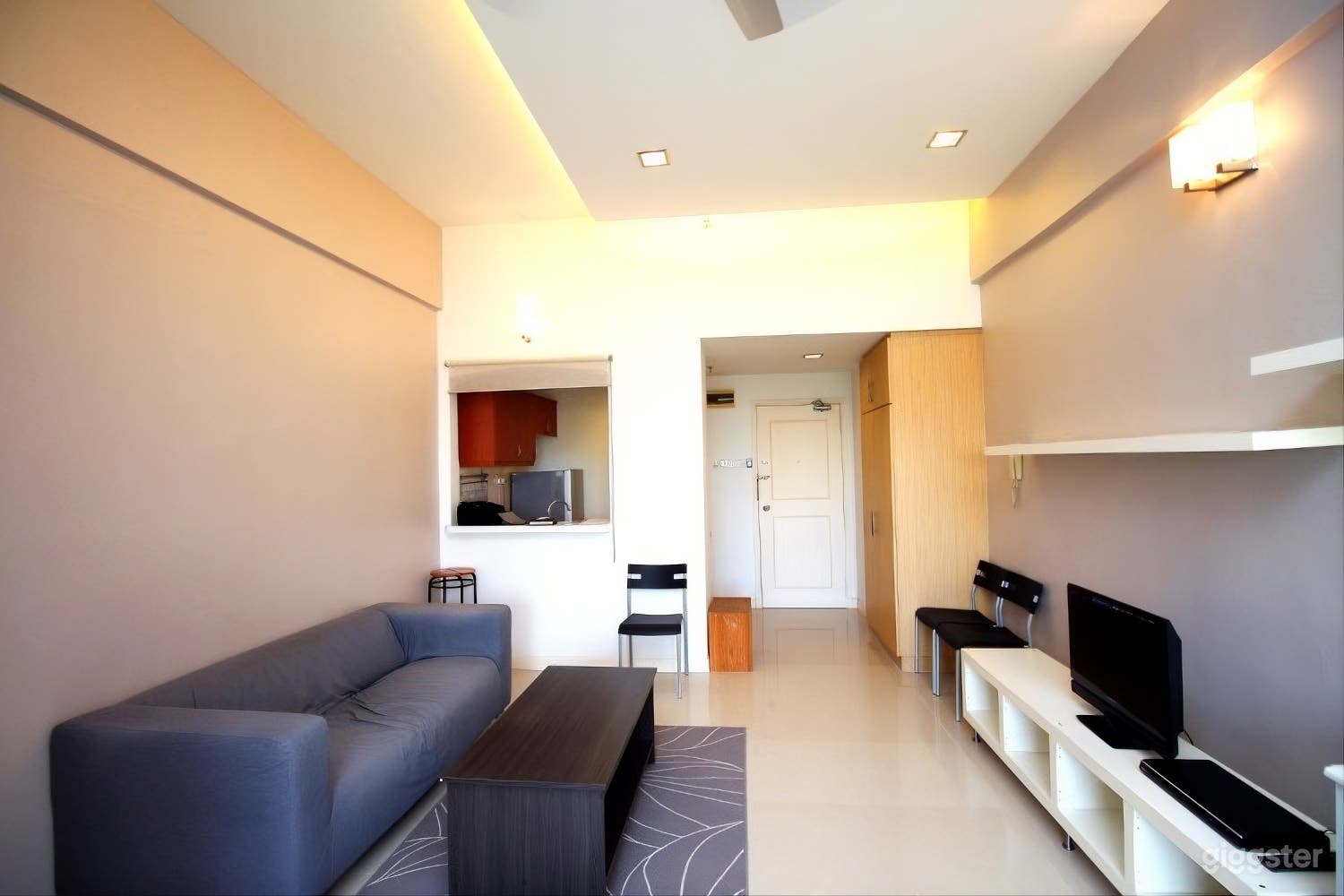 Cozy place with warm lights Photo 3