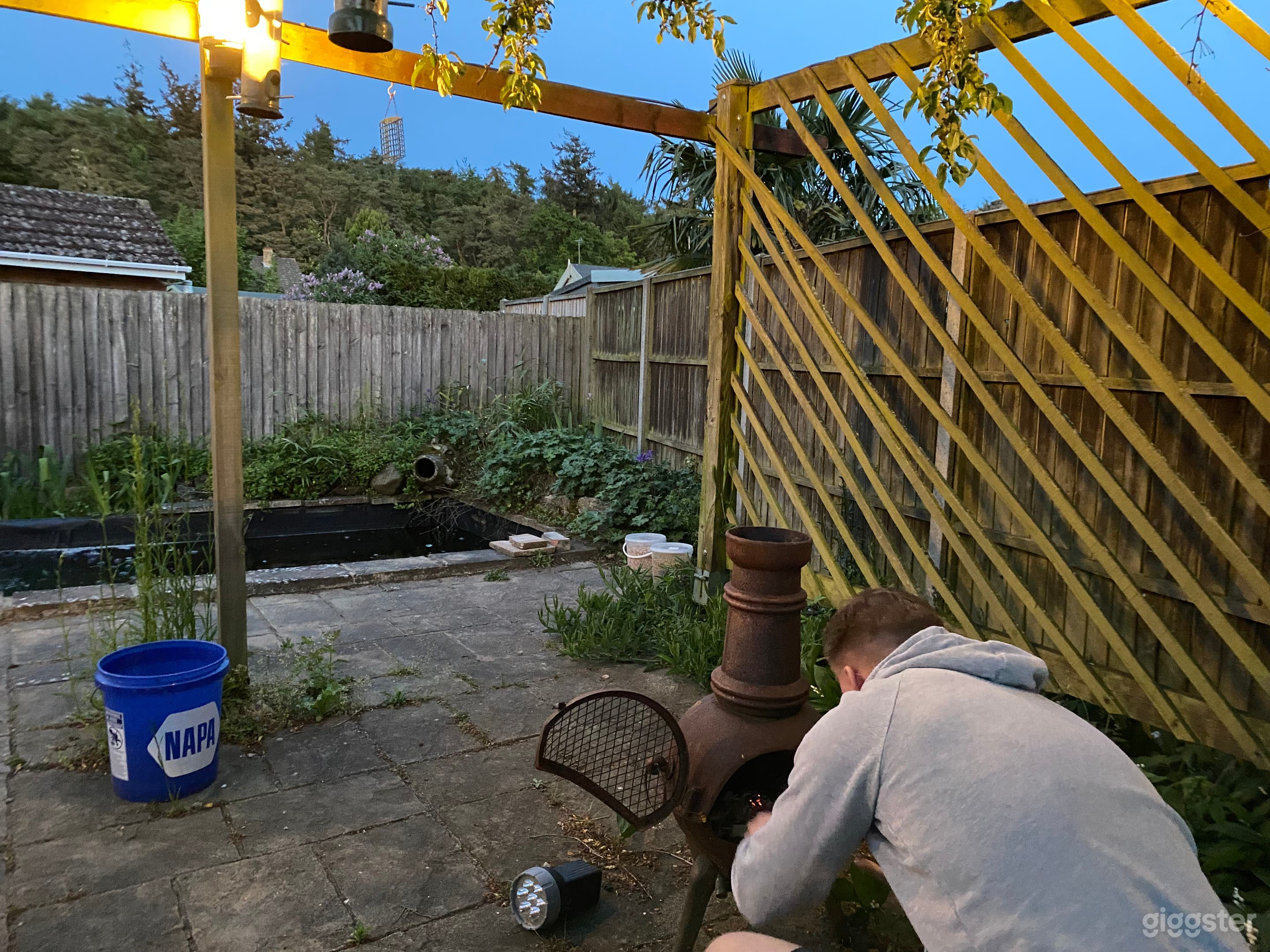 5 bed 2 bath with pond Photo 4