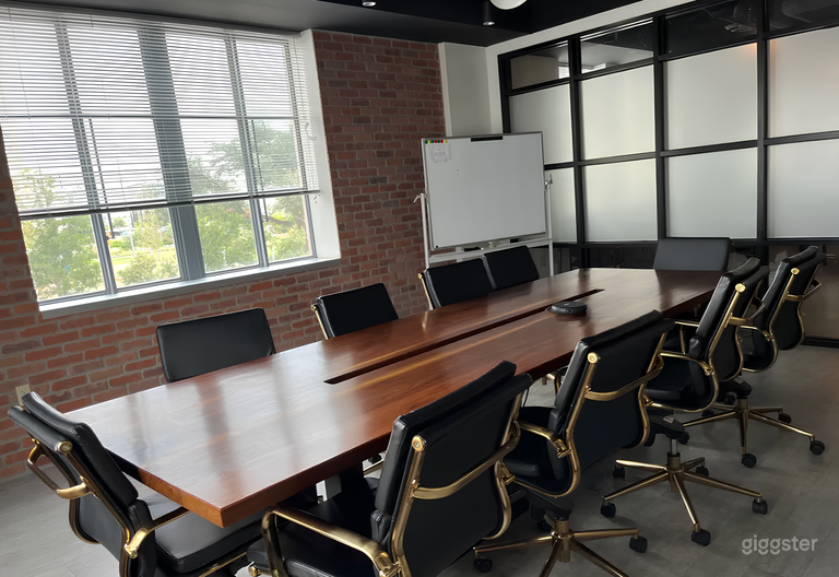  Executive A - Meeting Room (up to 10 people) 