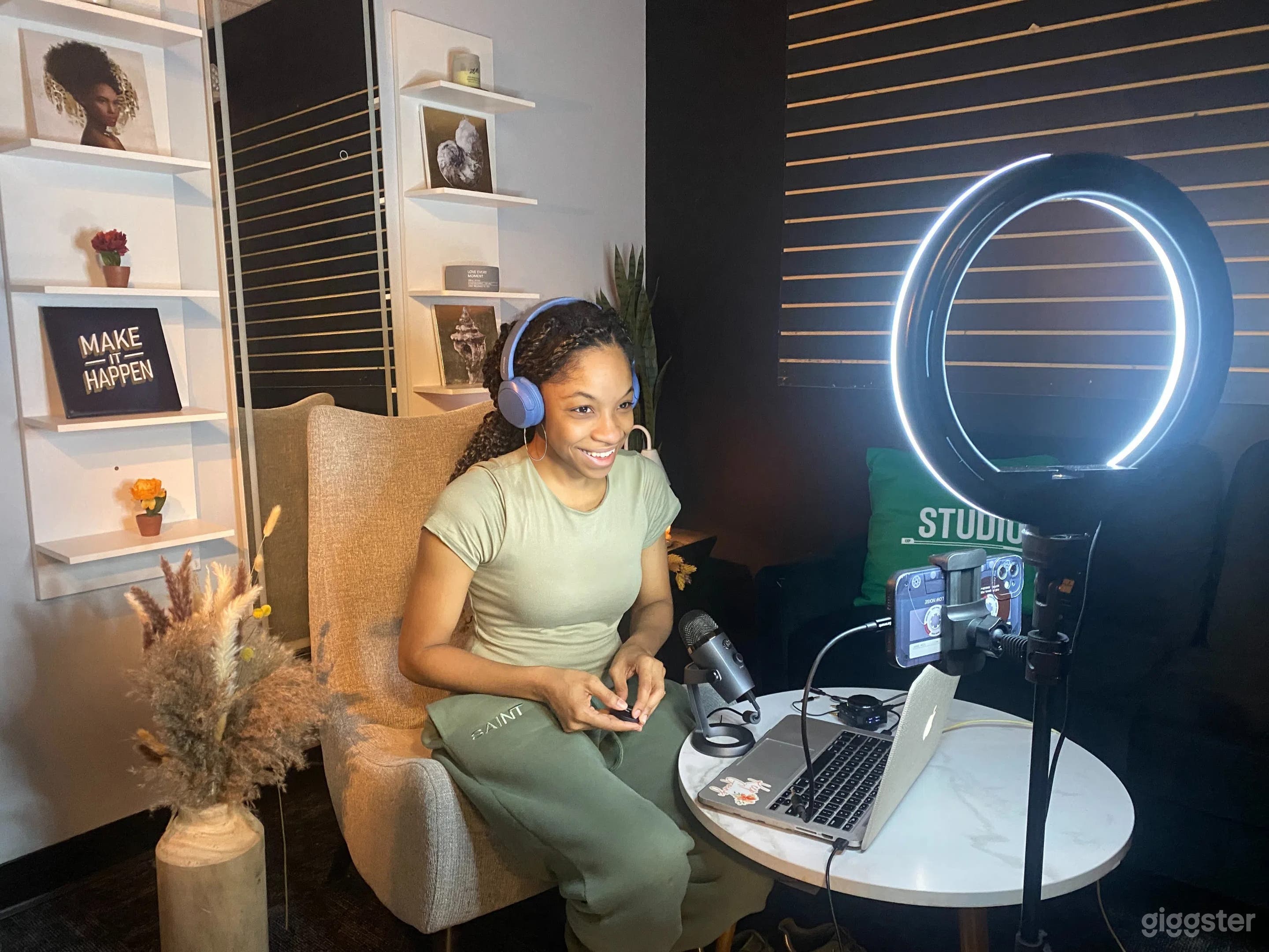 Custom Studio Lounge (Podcast Studio) Photo 4