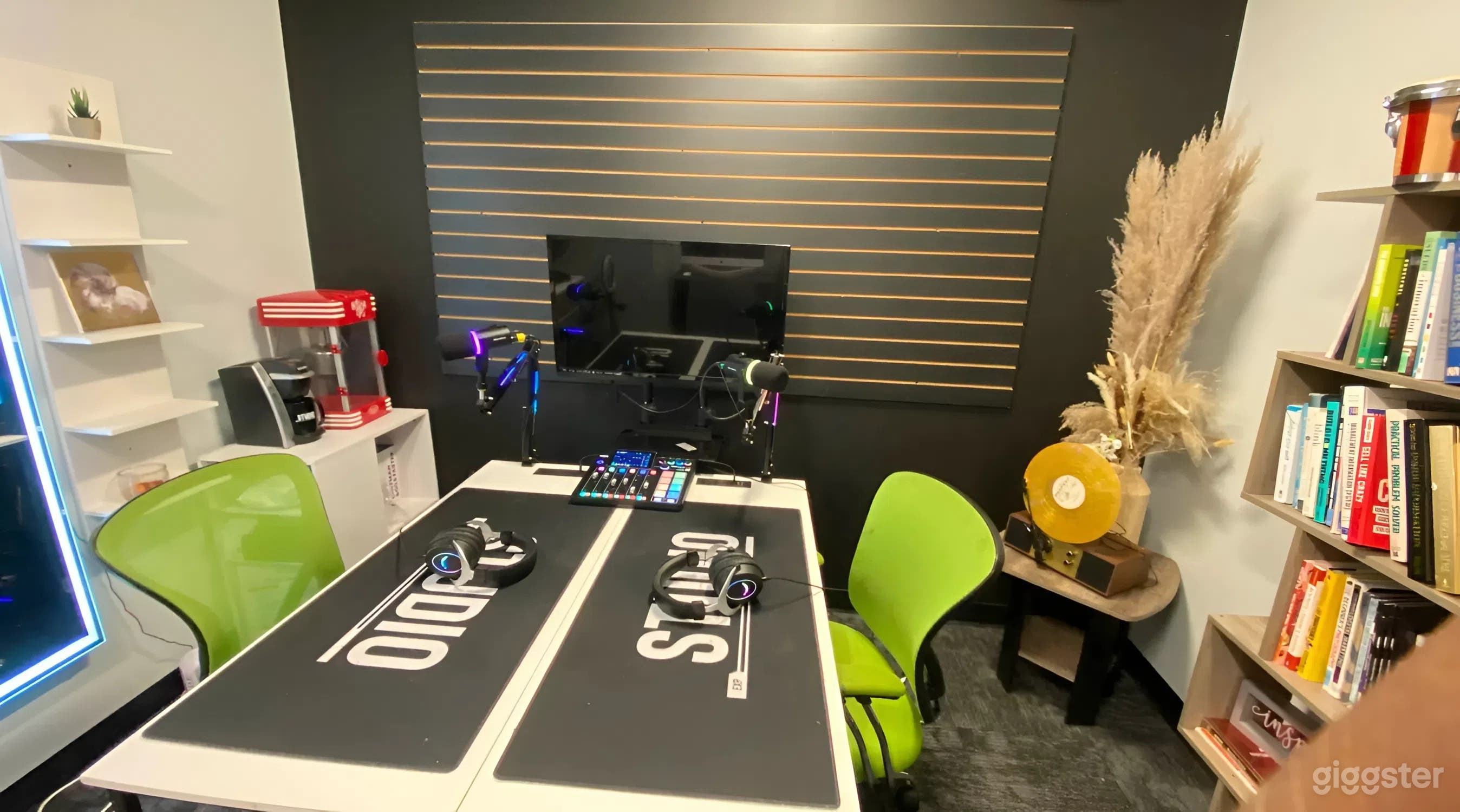 Custom Studio Lounge (Podcast Studio) Photo 1