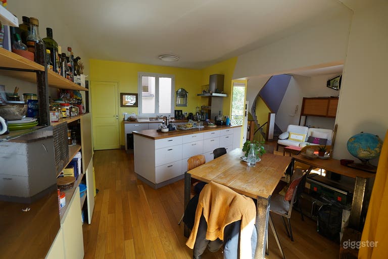  Fröhliche 5-Zimmer-„Haus-Wohnung“ mit Blick auf ganz Paris! 