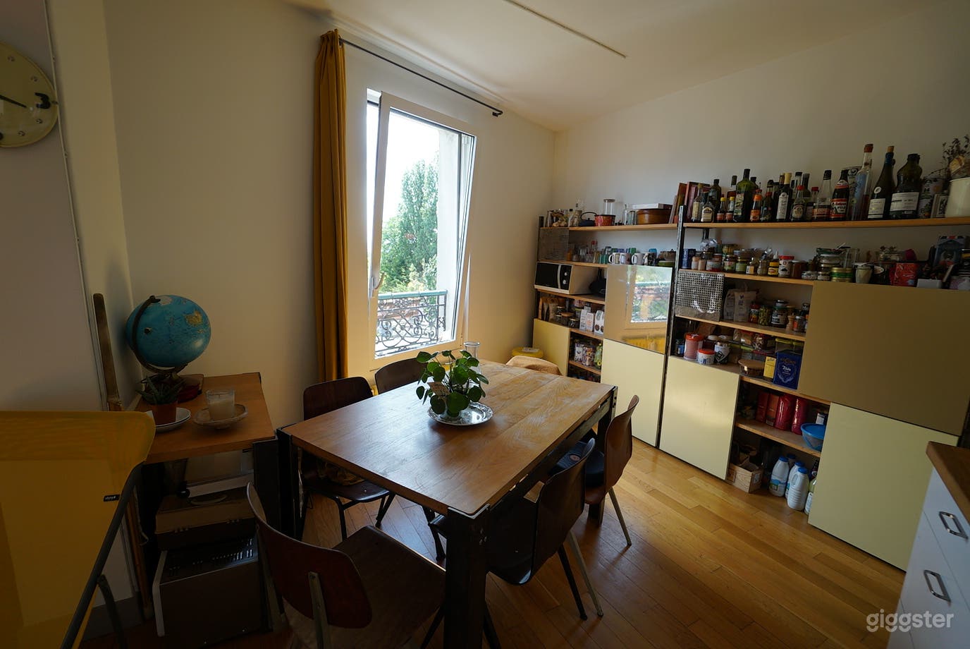 Photo de Appartement-maison joyeux de 5 pièces avec vue sur tout Paris ! 4