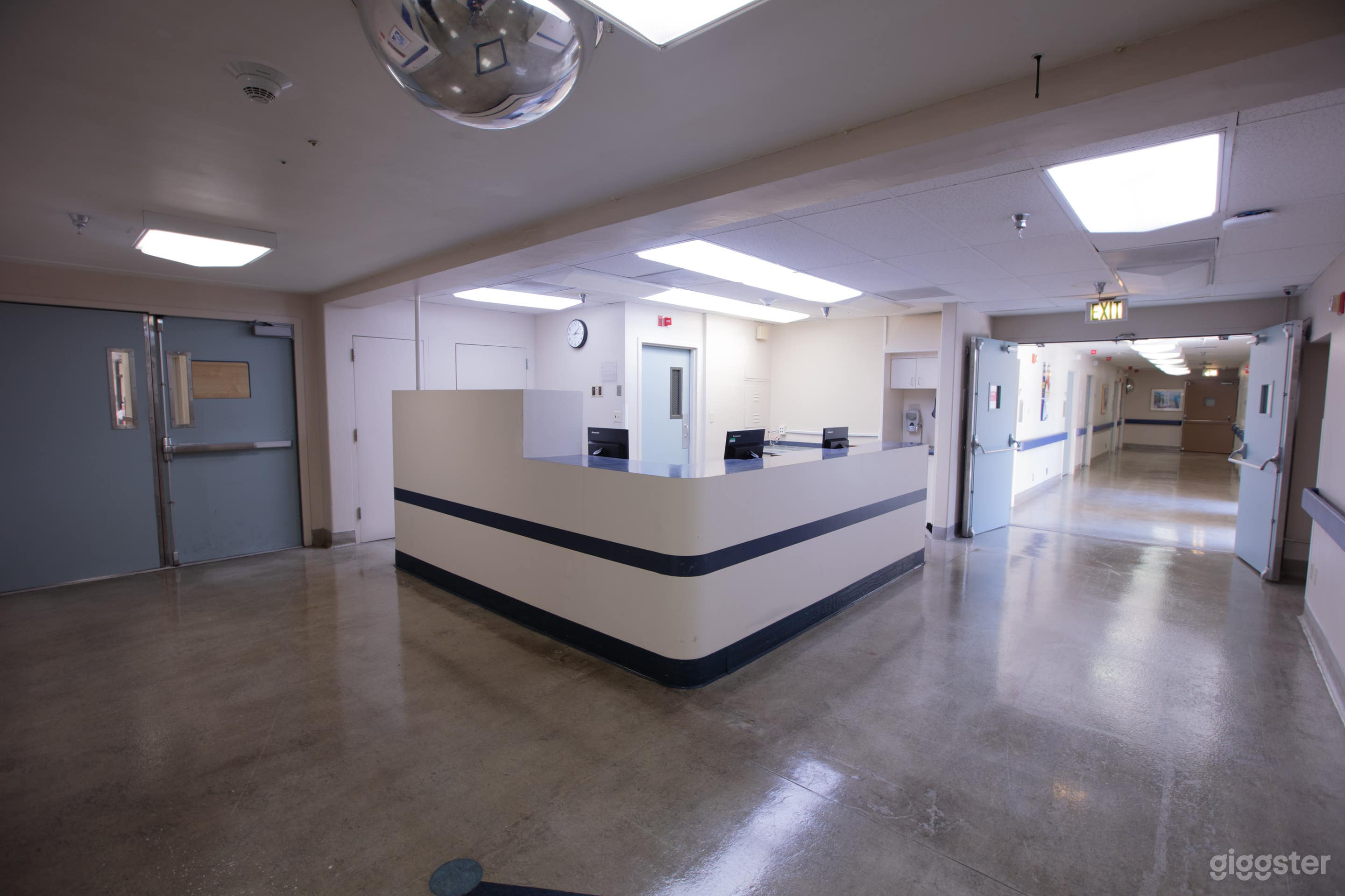 Psychiatric Hospital in LA Zone Photo 2