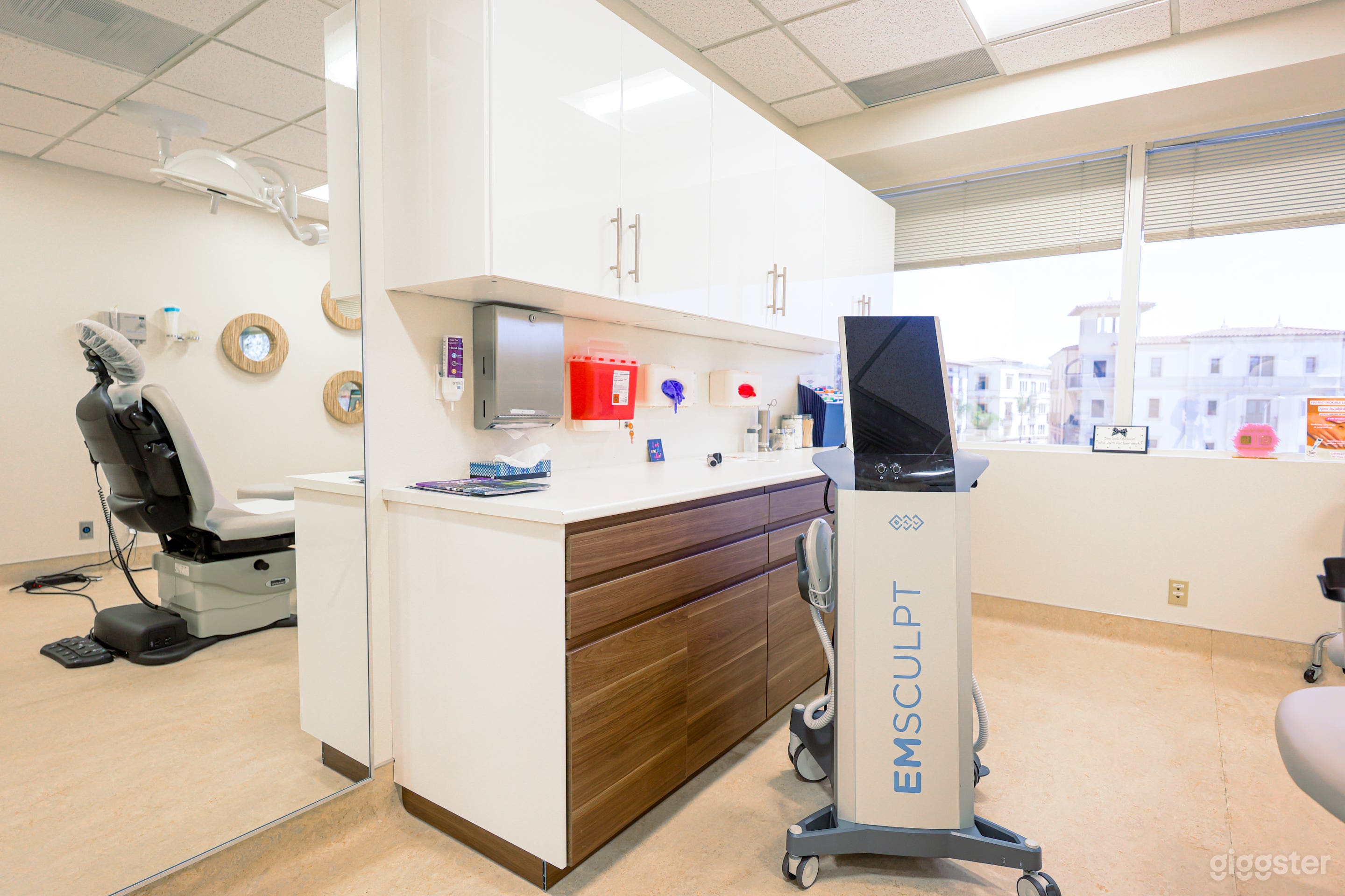 Elegantes Medispa- & Dermatologie-Büro Foto 3