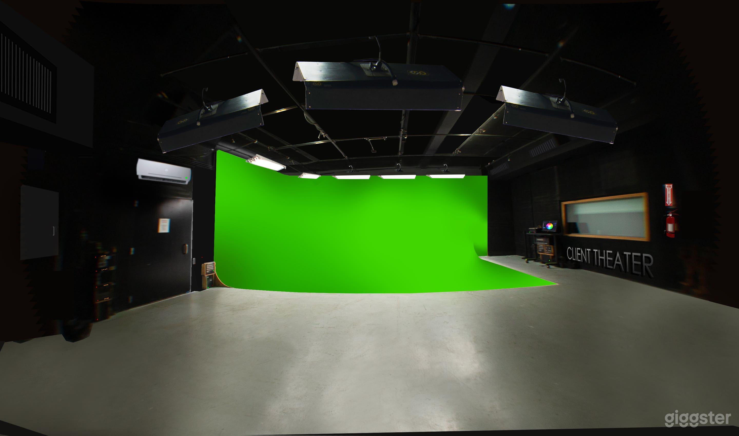 Sound Stage Green Screen Cyc Rental Photo 1