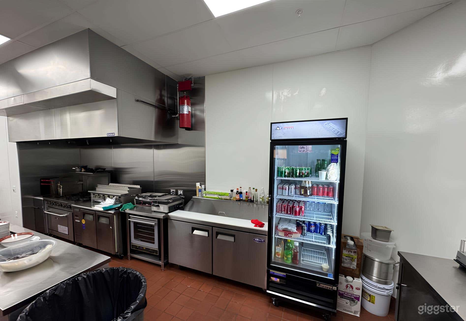 Stunning and Fully Equipped Industrial Kitchen Photo 3