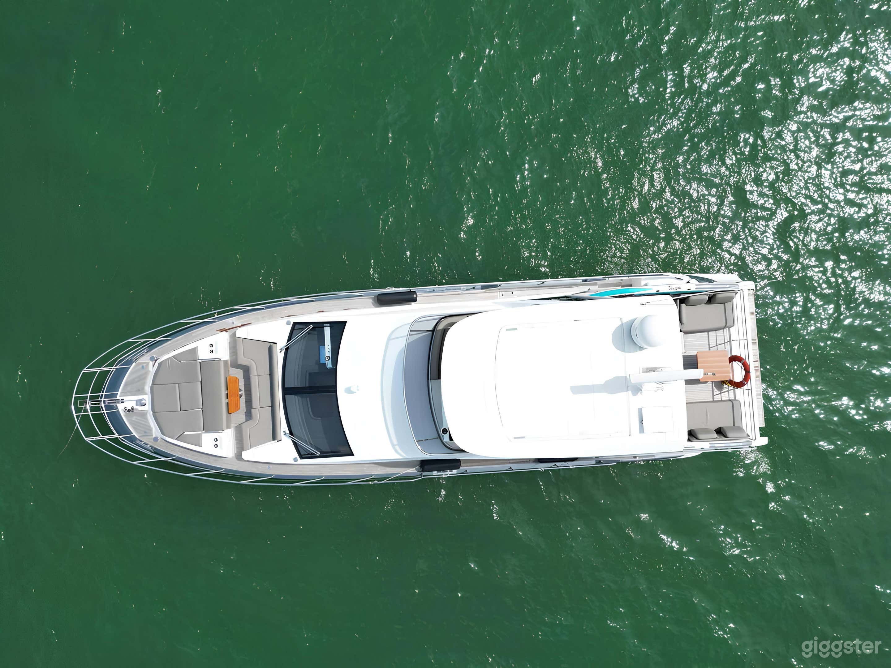 60"Azimut Flybridge Yacht Photo 4