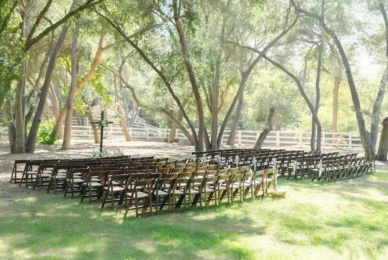  Scenic Farm Estate with Oak Trees and Event Space 