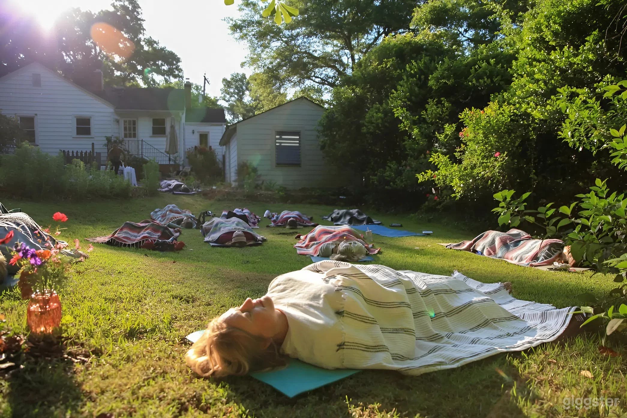 Private Garden & Sunlit Studio BUYOUT Photo 3