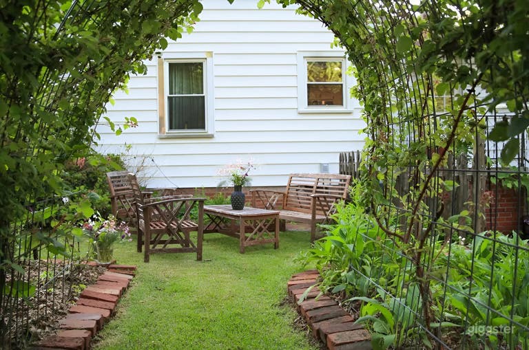  Private Garden & Sunlit Studio BUYOUT 