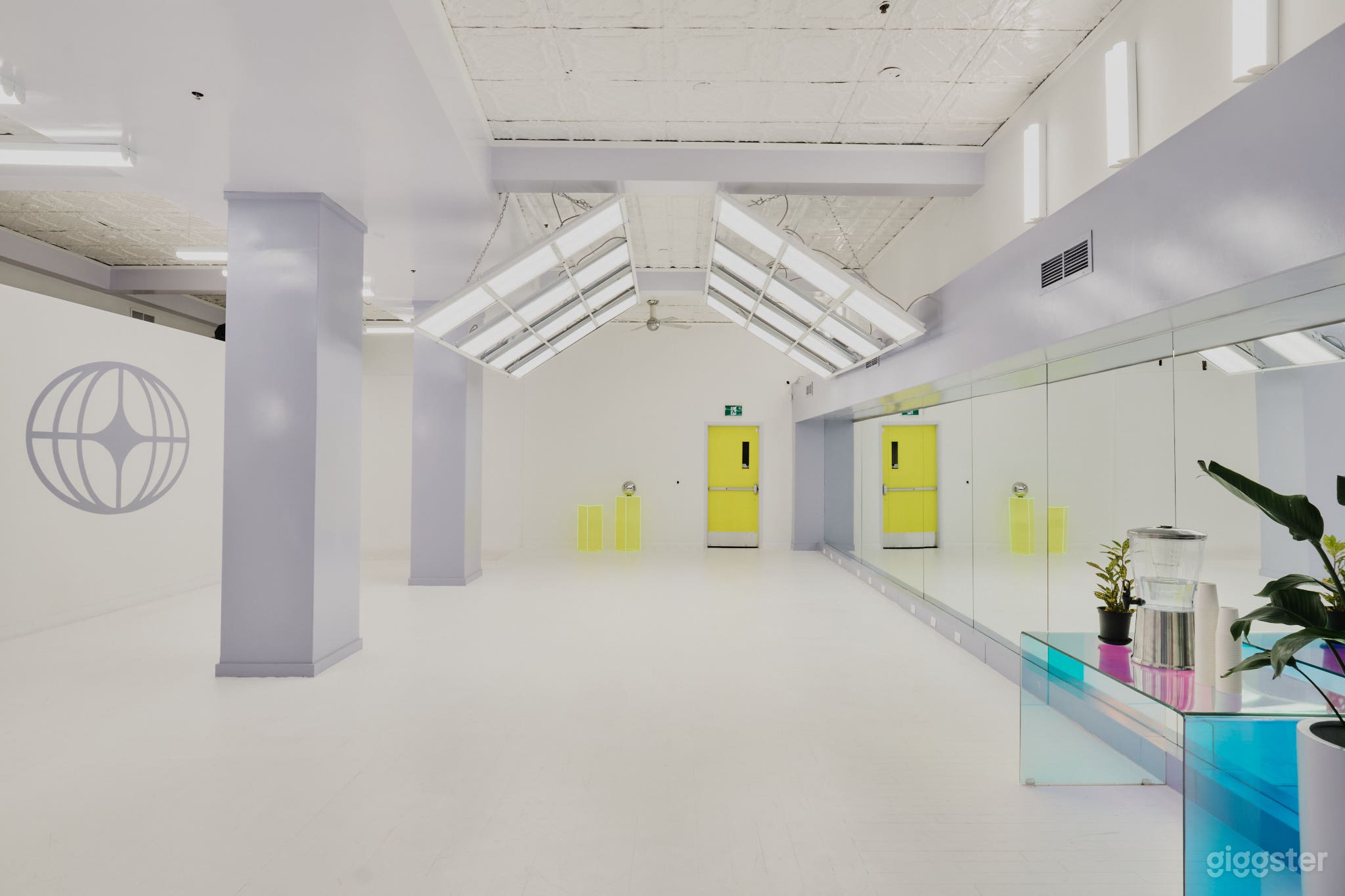 Velours Studio // High-End Industrial Space Photo 4