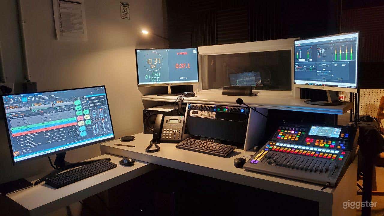 Audio/Podcast Recording Studio Photo 4