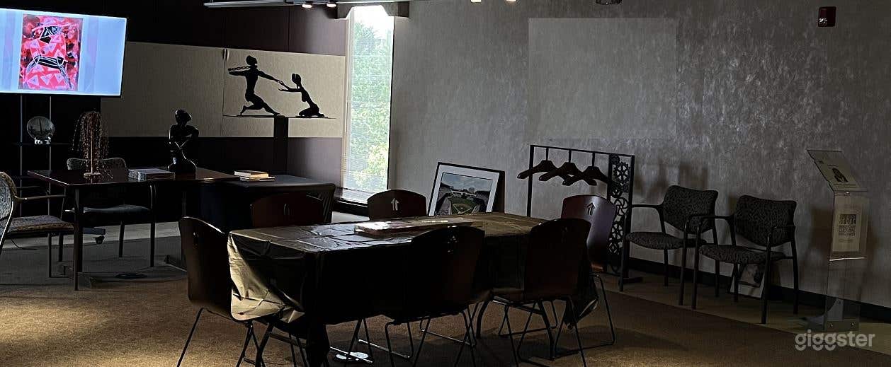 Bright and Wide Second Floor for Celebrations Photo 4