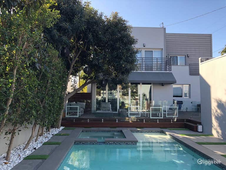  Lovely Pool for Films and Shoots in Studio City 