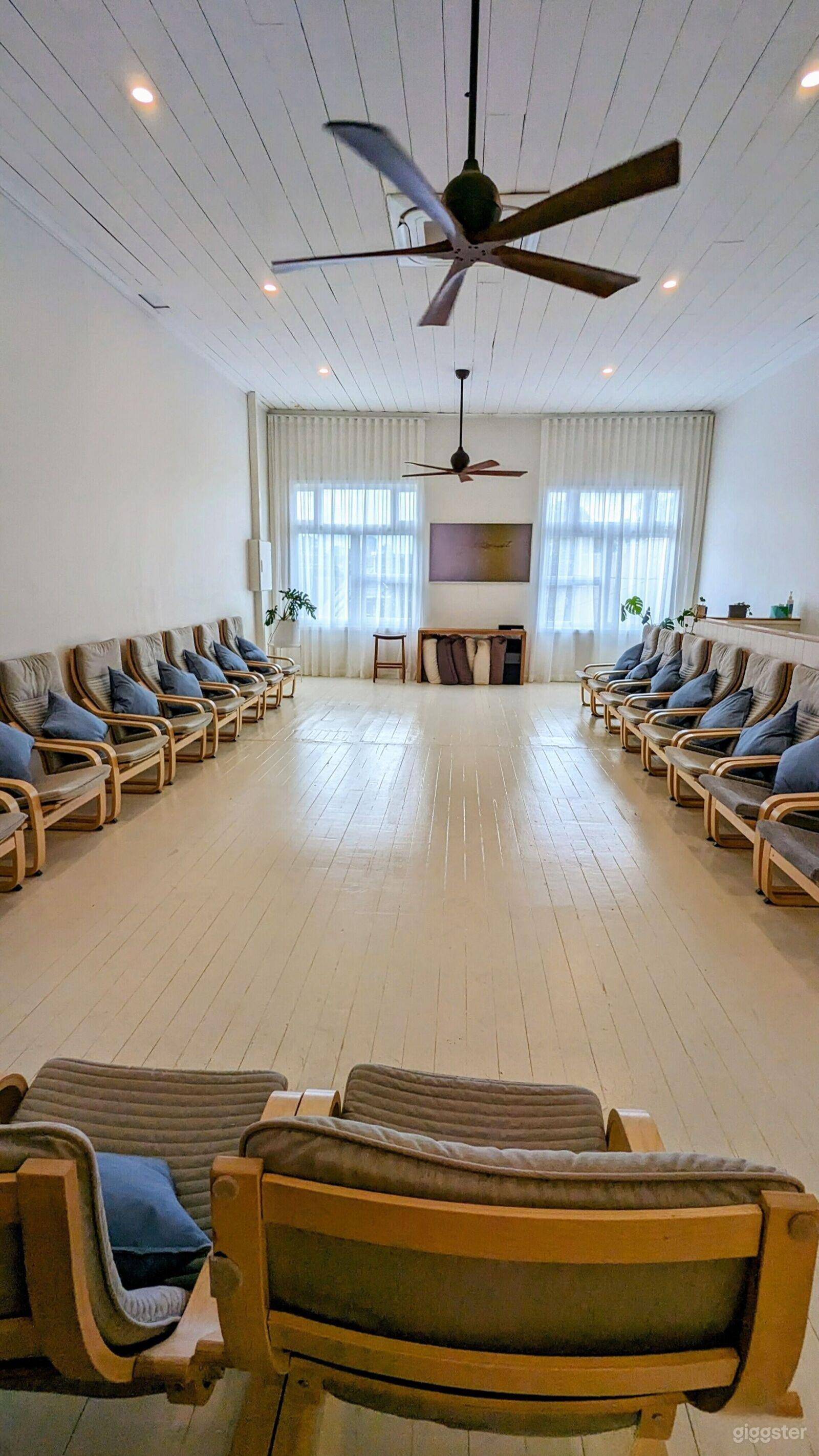Light filled 1st floor Studio in Balmain, Sydney. Photo 3