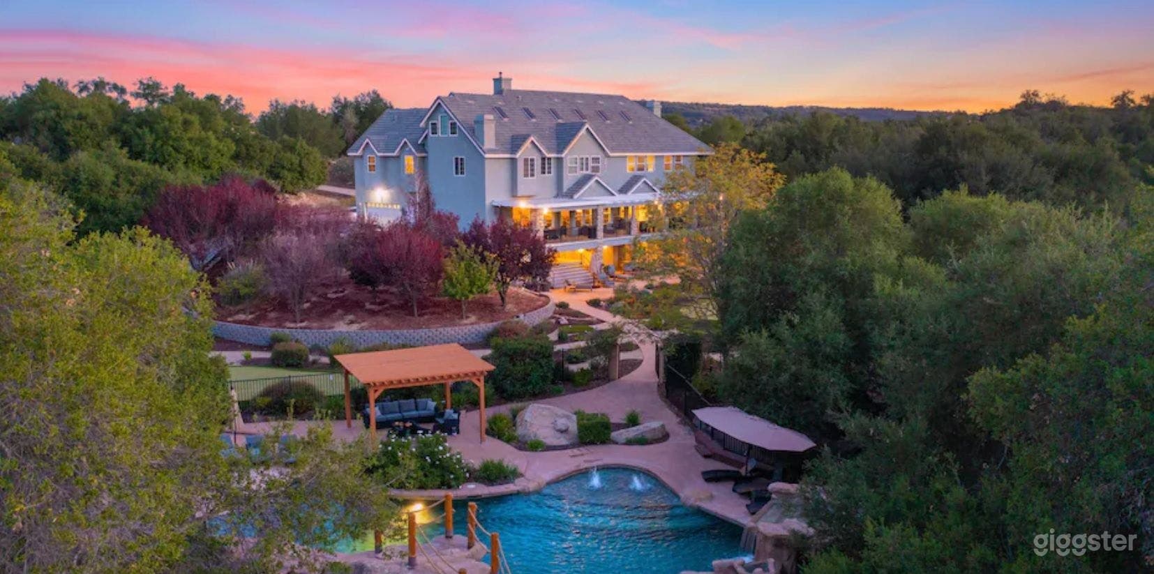 Oak Hollow | Outdoor Pool Photo 2