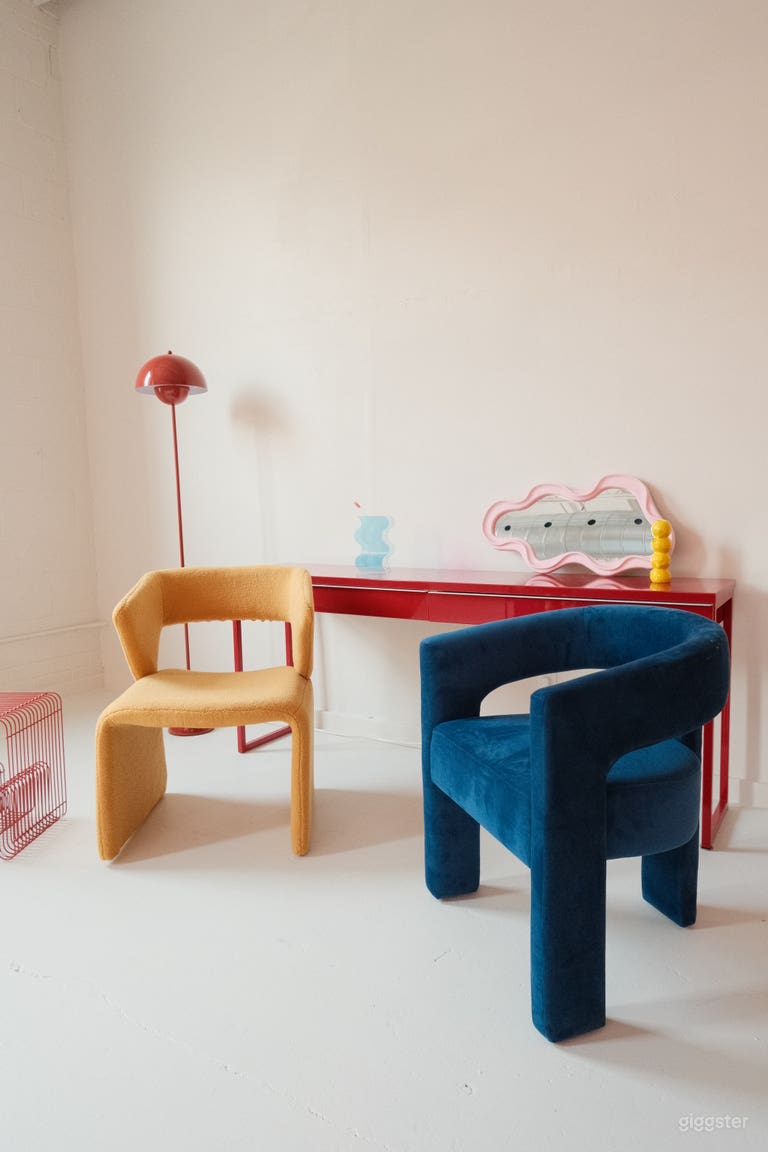  NEW! Bold & Colourful Creative Studio Loft 