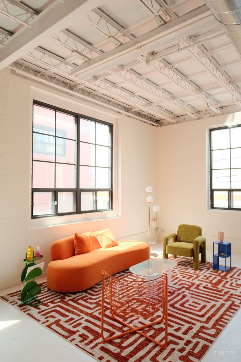  NEW! Bold & Colourful Creative Studio Loft 