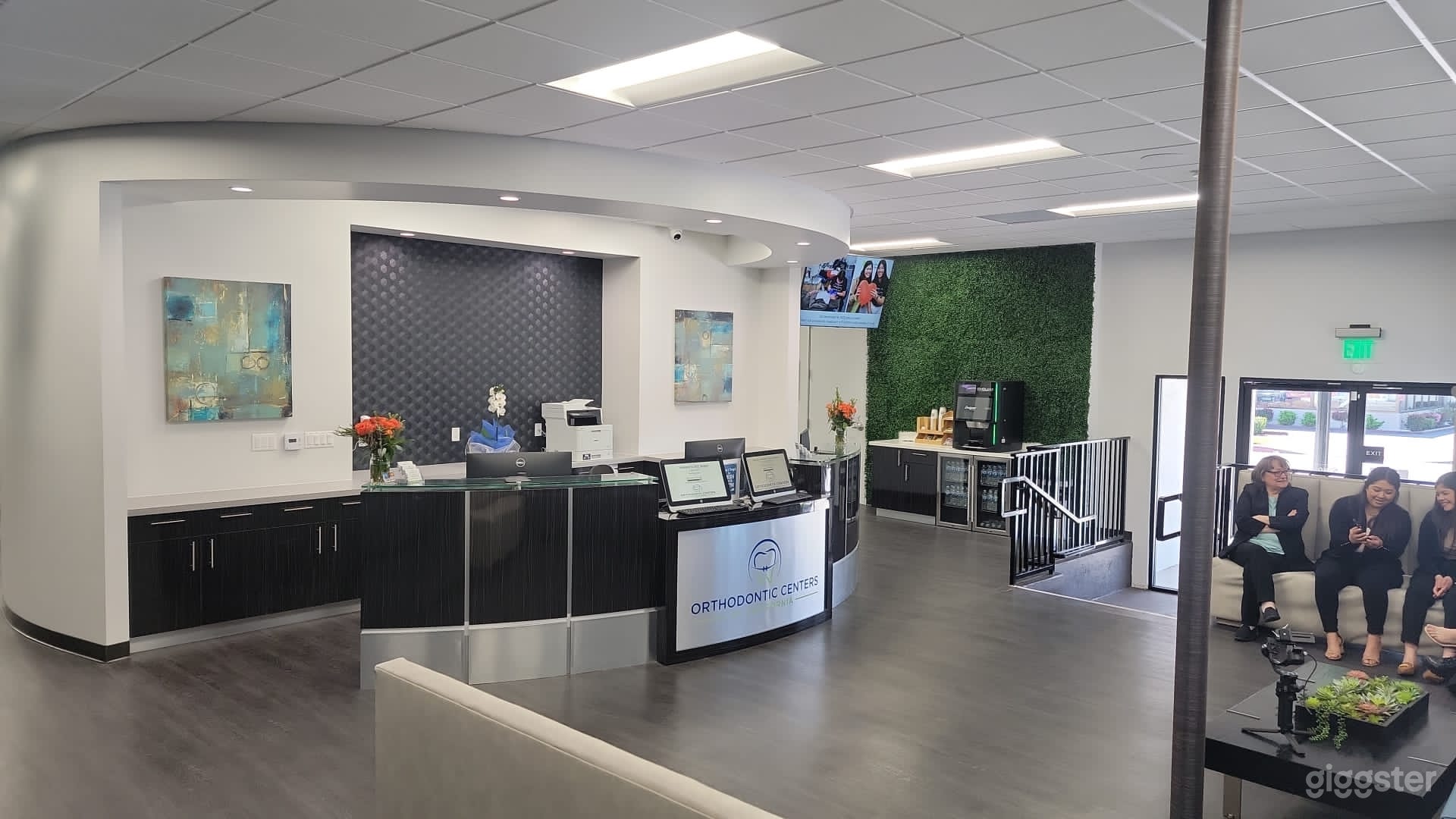 Huge medical center hospital Photo 1