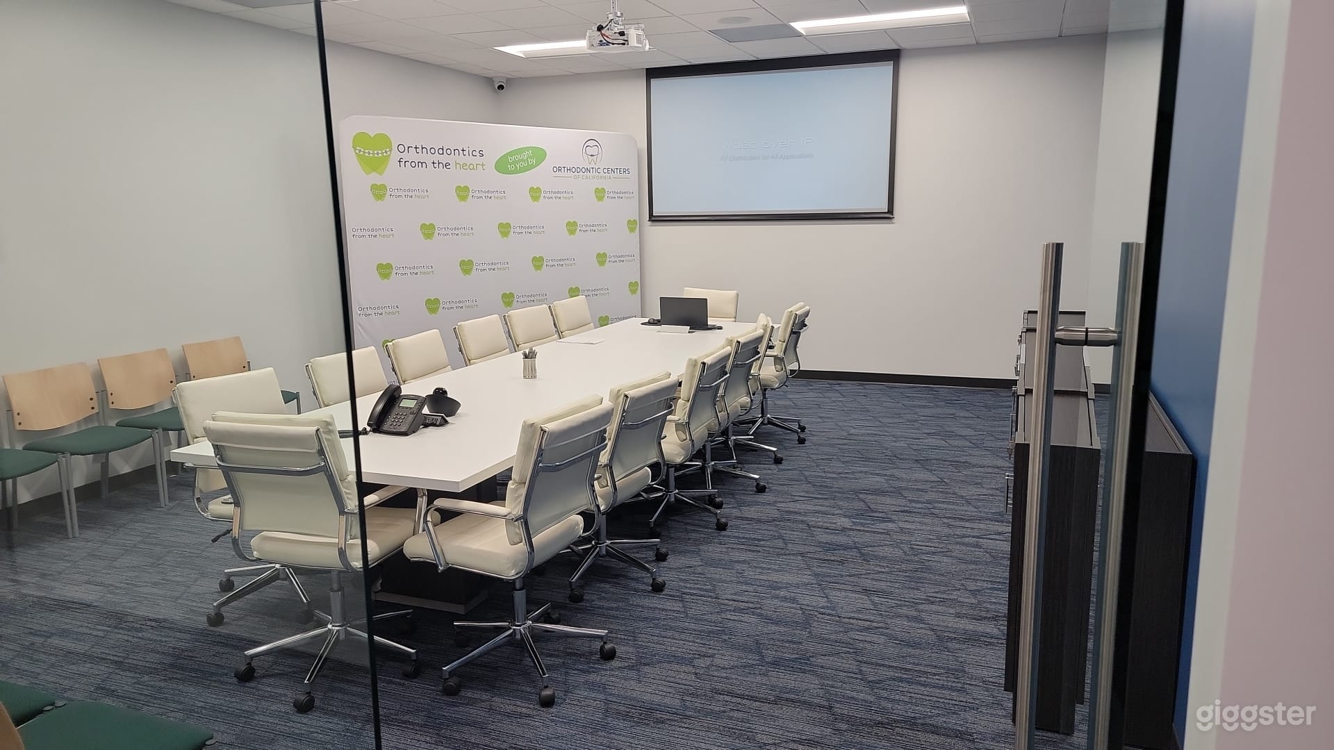 Huge medical center hospital Photo 3