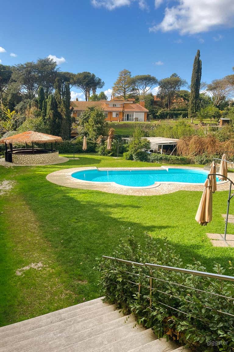  Villa Open Space a Roma con Piscina Coperta e Scoperta Riscaldata 