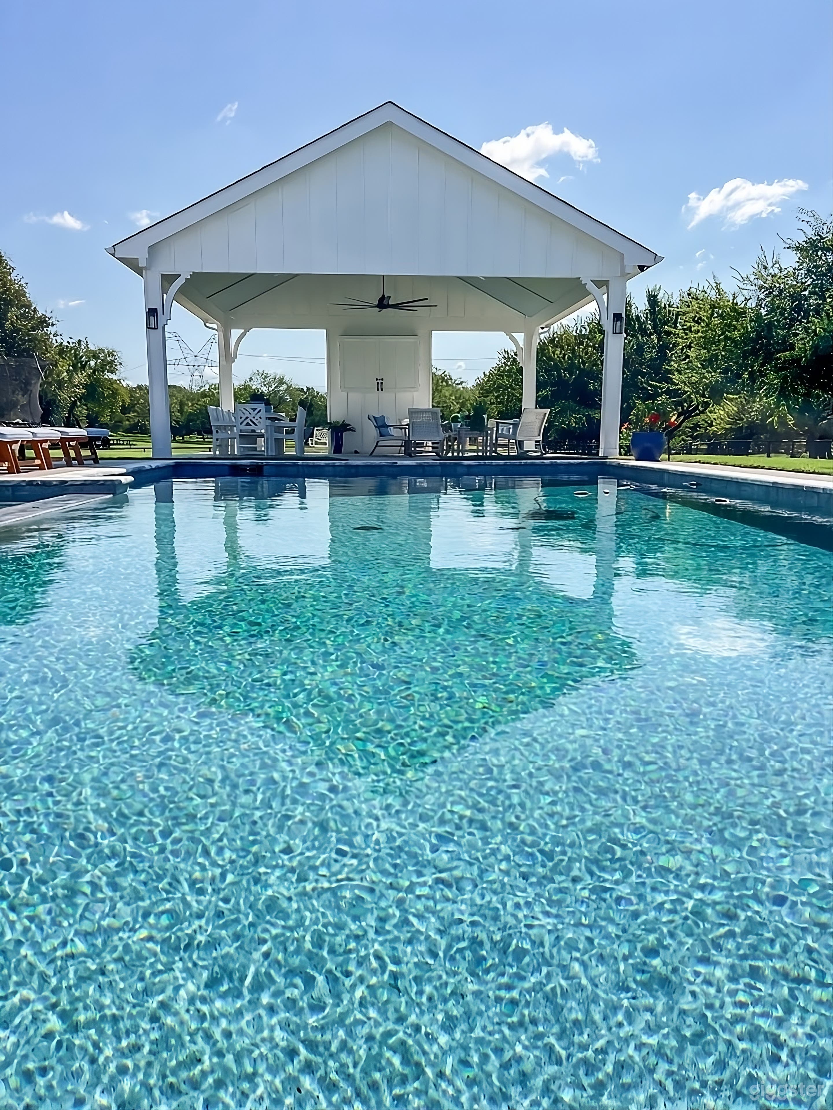 Ultimate Expansive Luxurious Backyard Photo 4