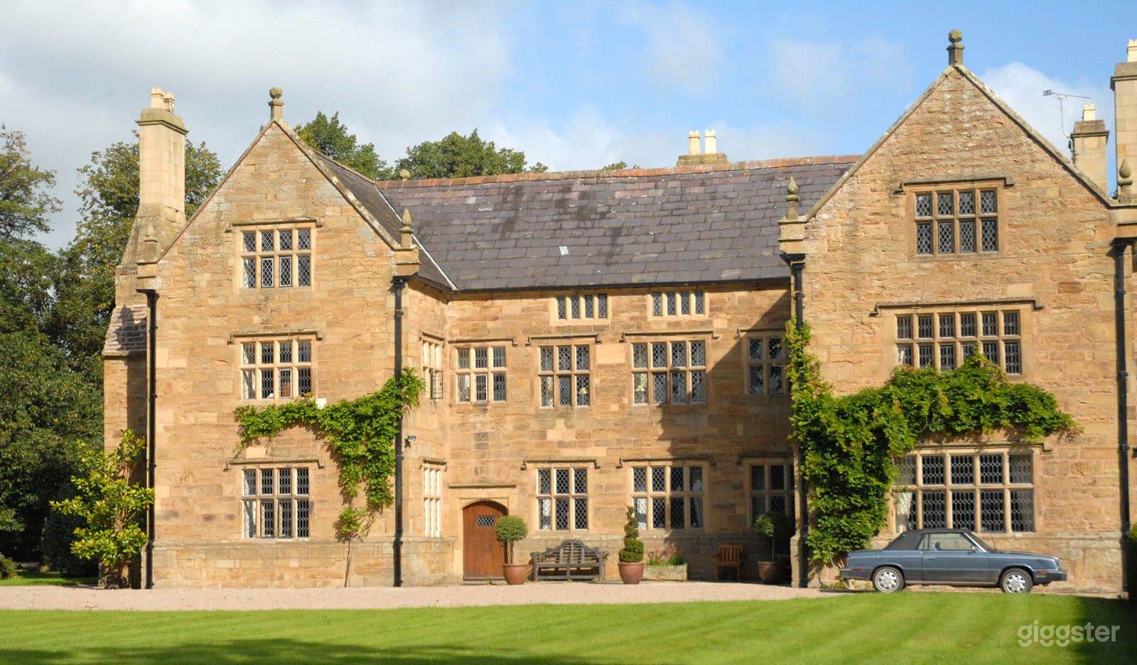 Grade 1 Listed Beautiful Jacobean Manor  Photo 1