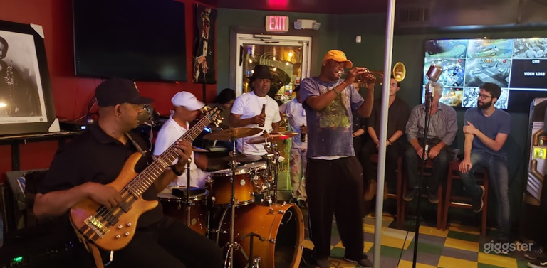  Lounge | Bar & Restaurant 