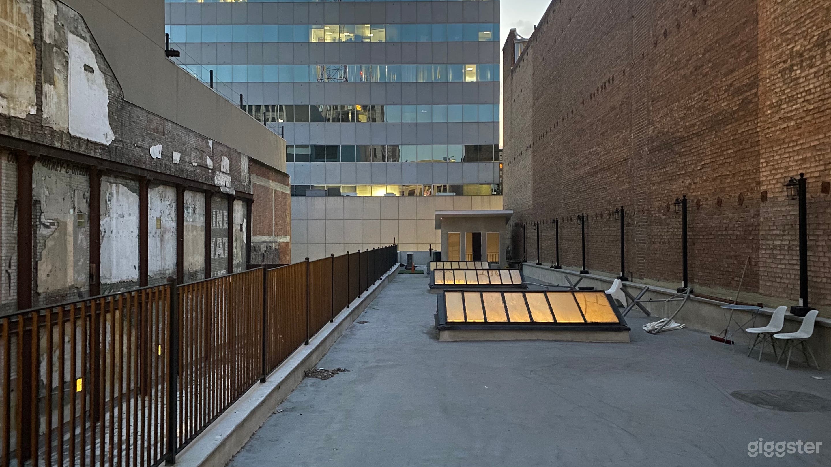 New York City-Style Rooftop in the Heart of DTLA Photo 4