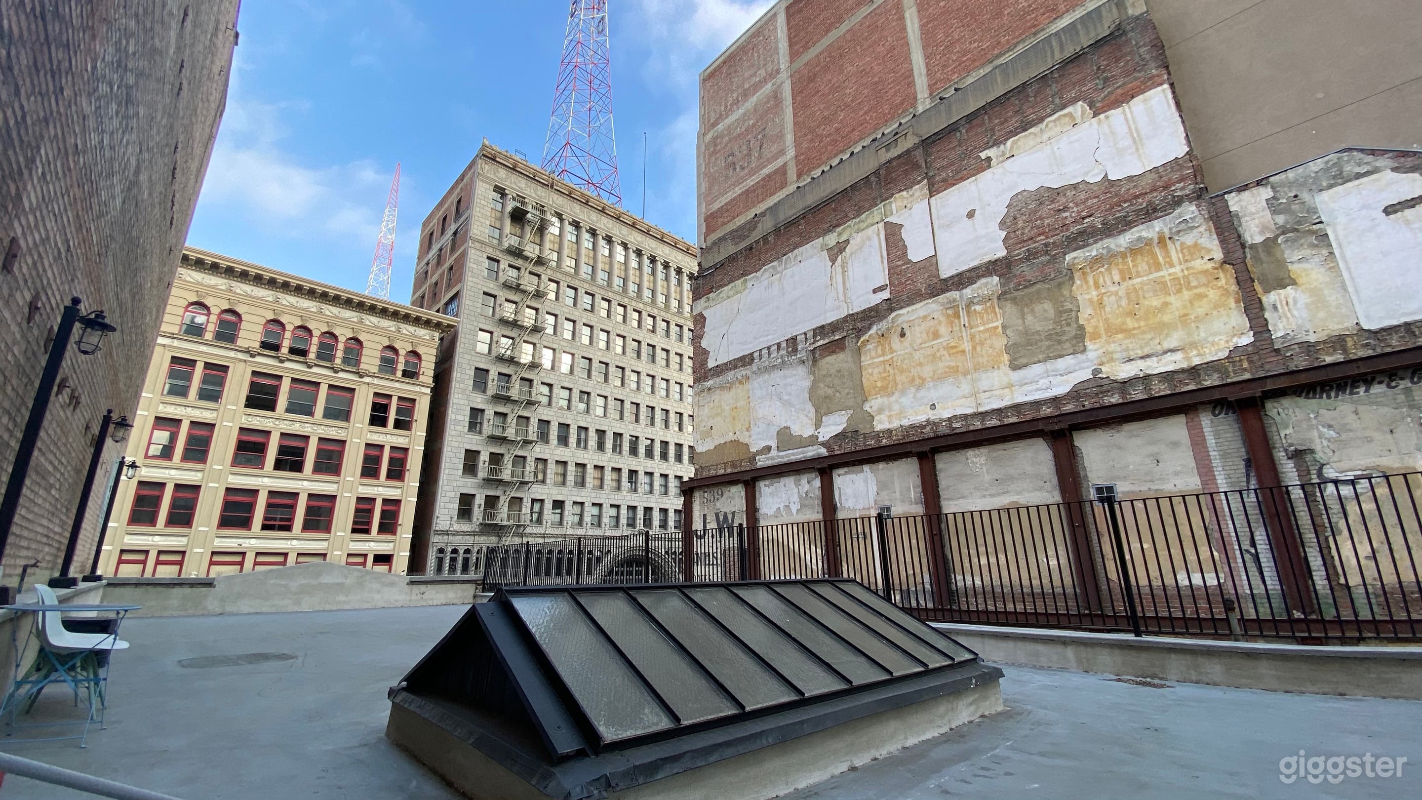 New York City-Style Rooftop in the Heart of DTLA Photo 4