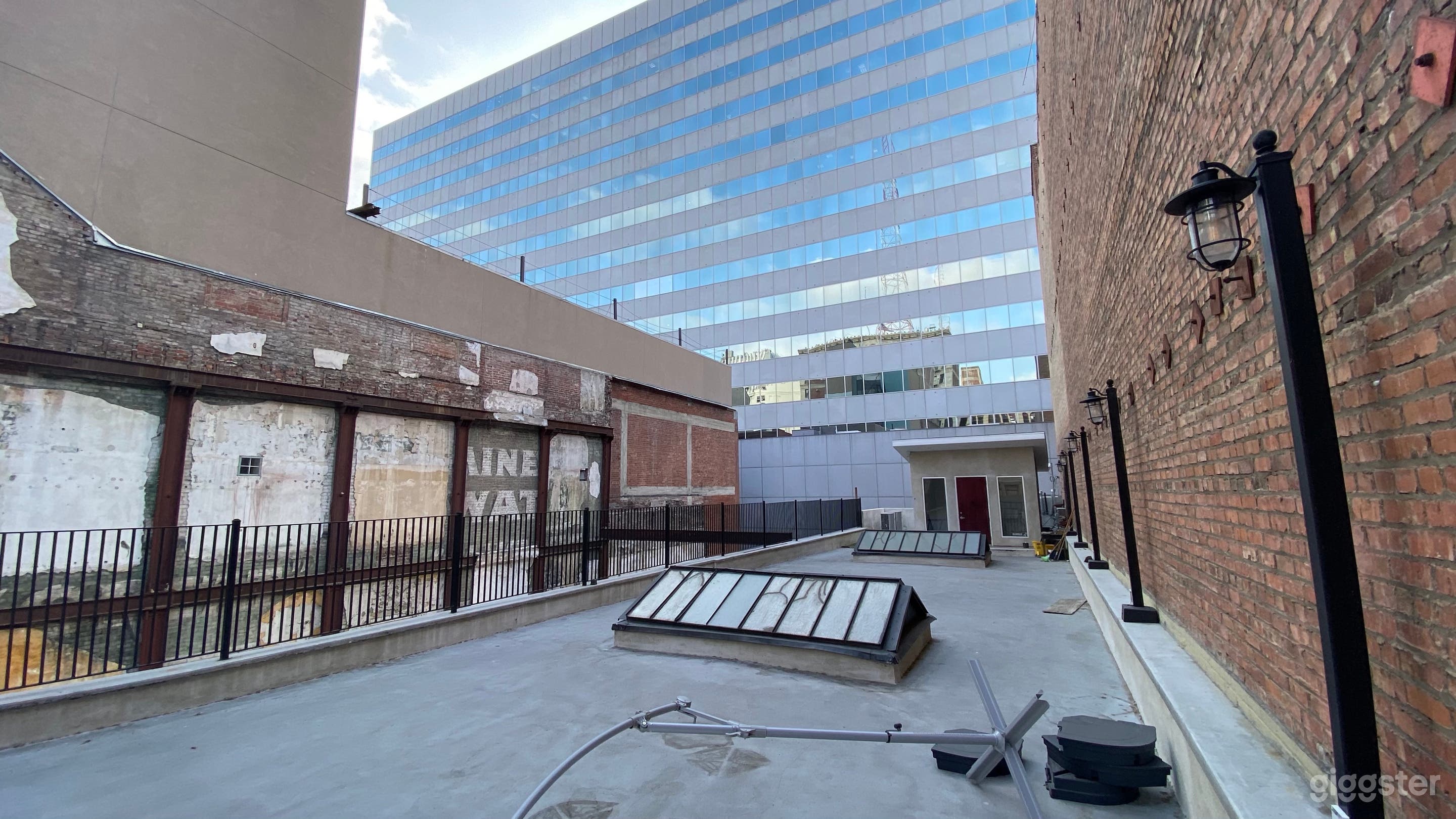 New York City-Style Rooftop in the Heart of DTLA Photo 3
