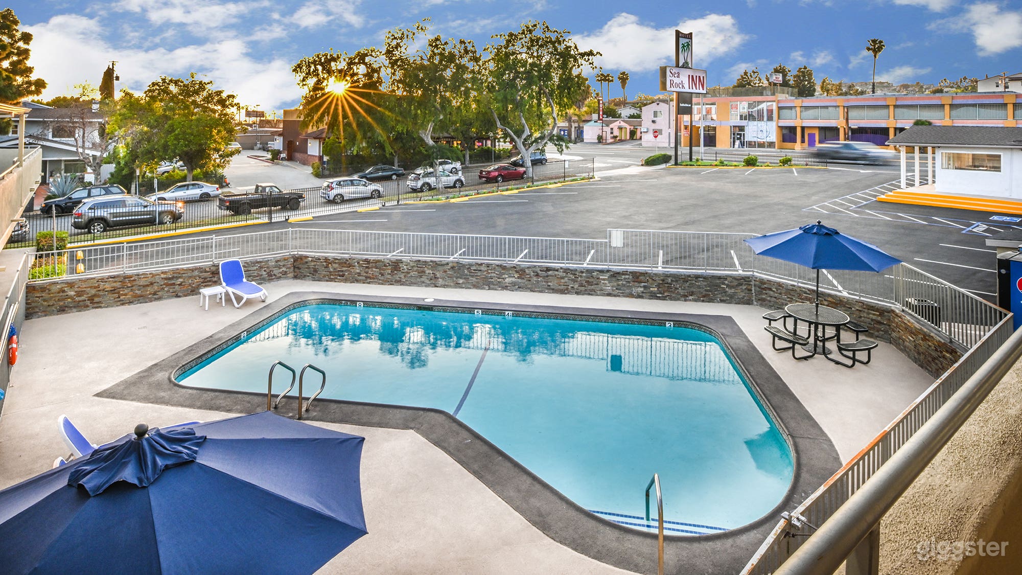 Motel - Hotel in Long Beach, CA Photo 1