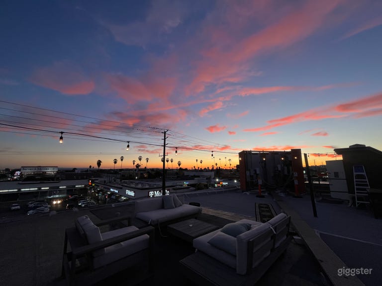  Toit-terrasse à Hollywood avec vue sur les collines d'Hollywood et DTLA 