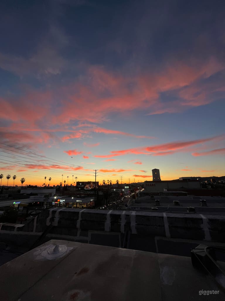  Toit-terrasse à Hollywood avec vue sur les collines d'Hollywood et DTLA 