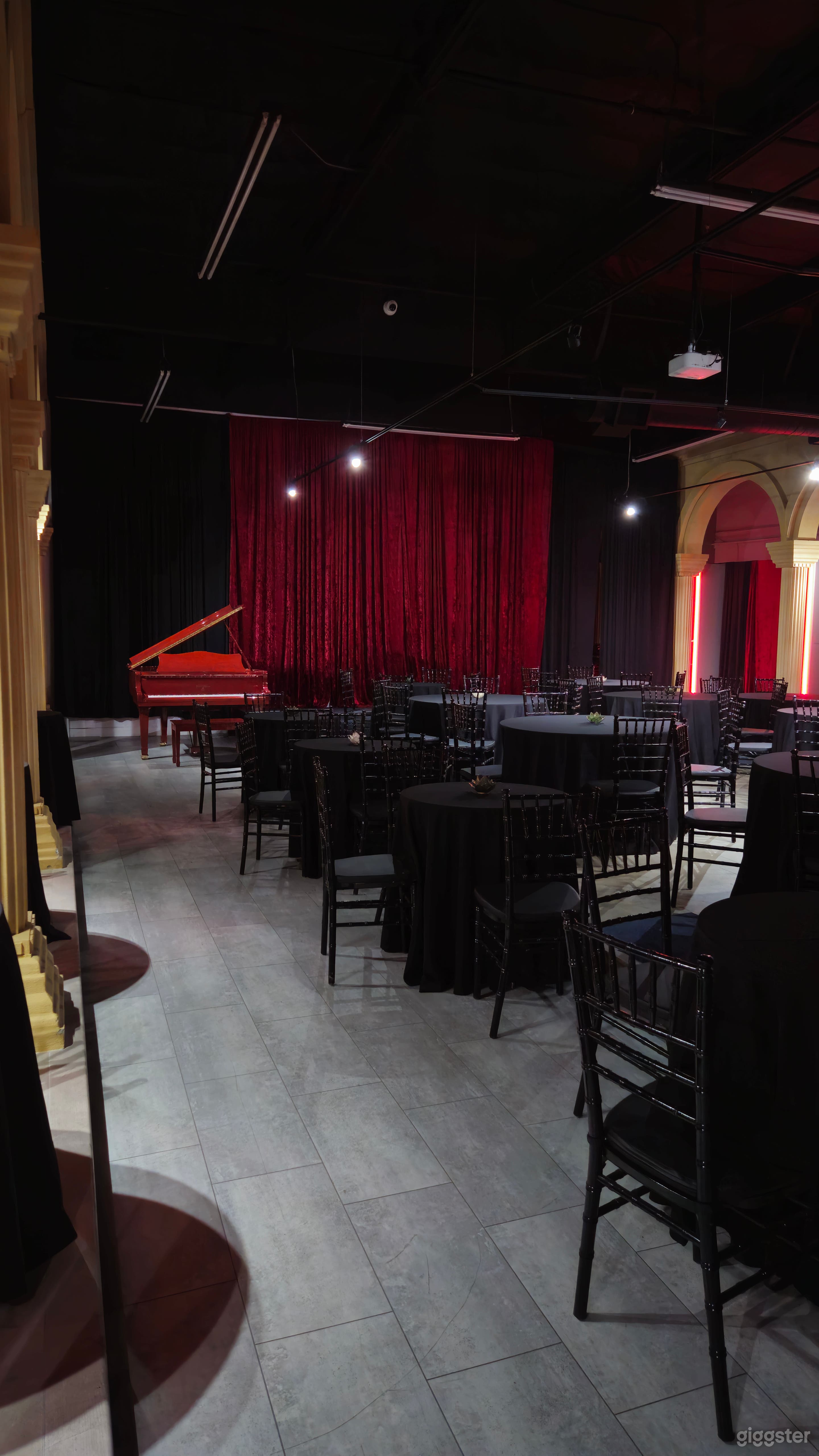 Versatile Roman-Inspired Event Space Photo 4