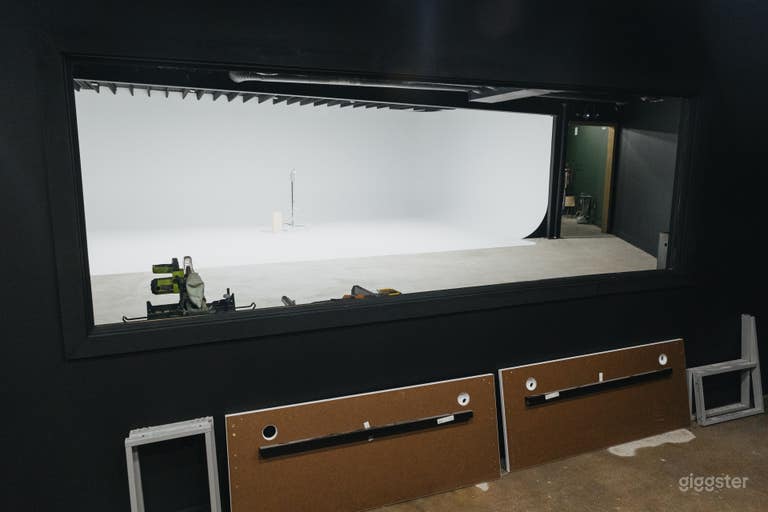  2500SQFT Sound Stage 