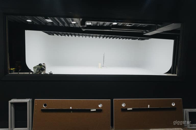  2500SQFT Sound Stage 