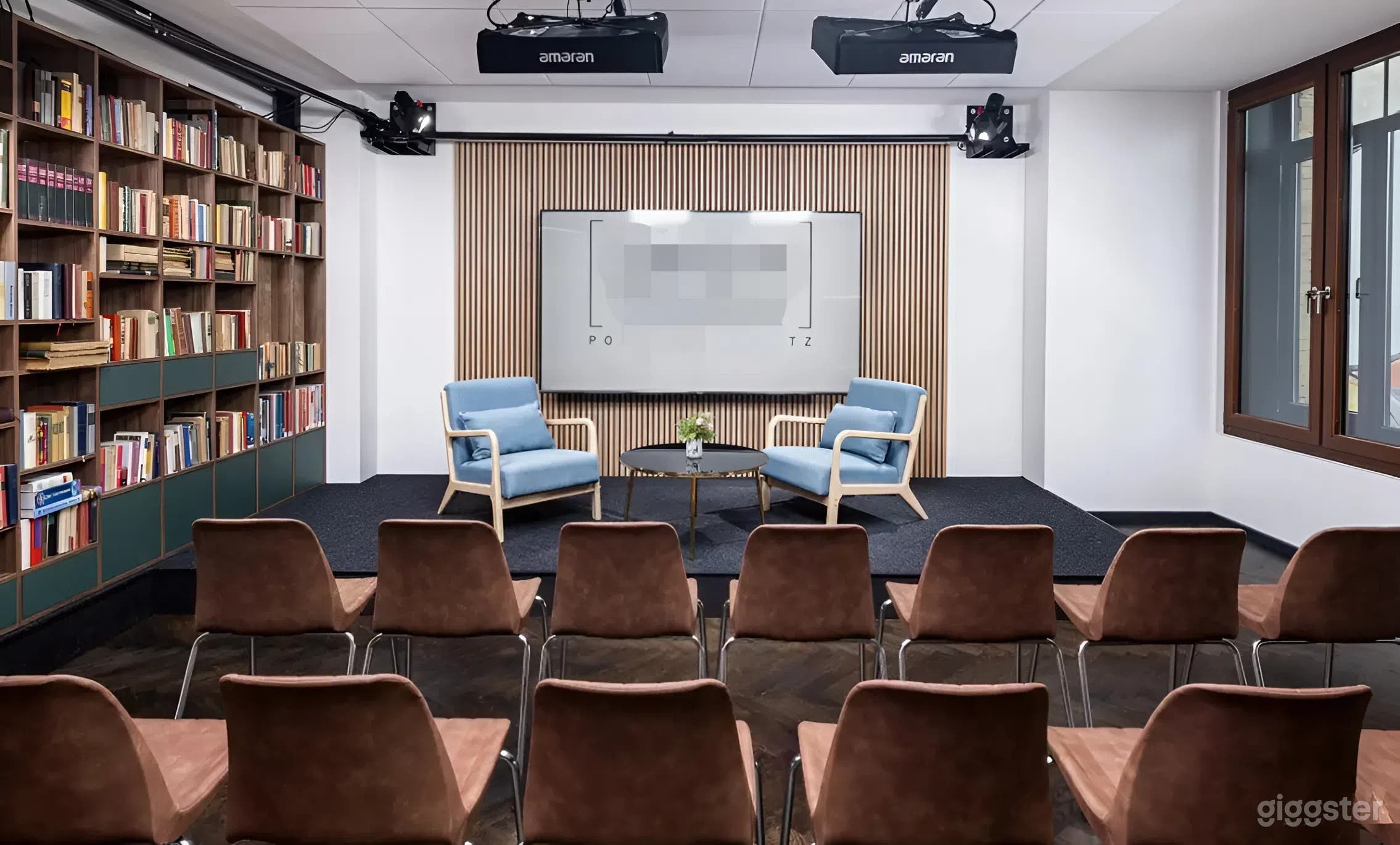 Stage Studio for Talk Shows, Panels & Live Events Photo 4