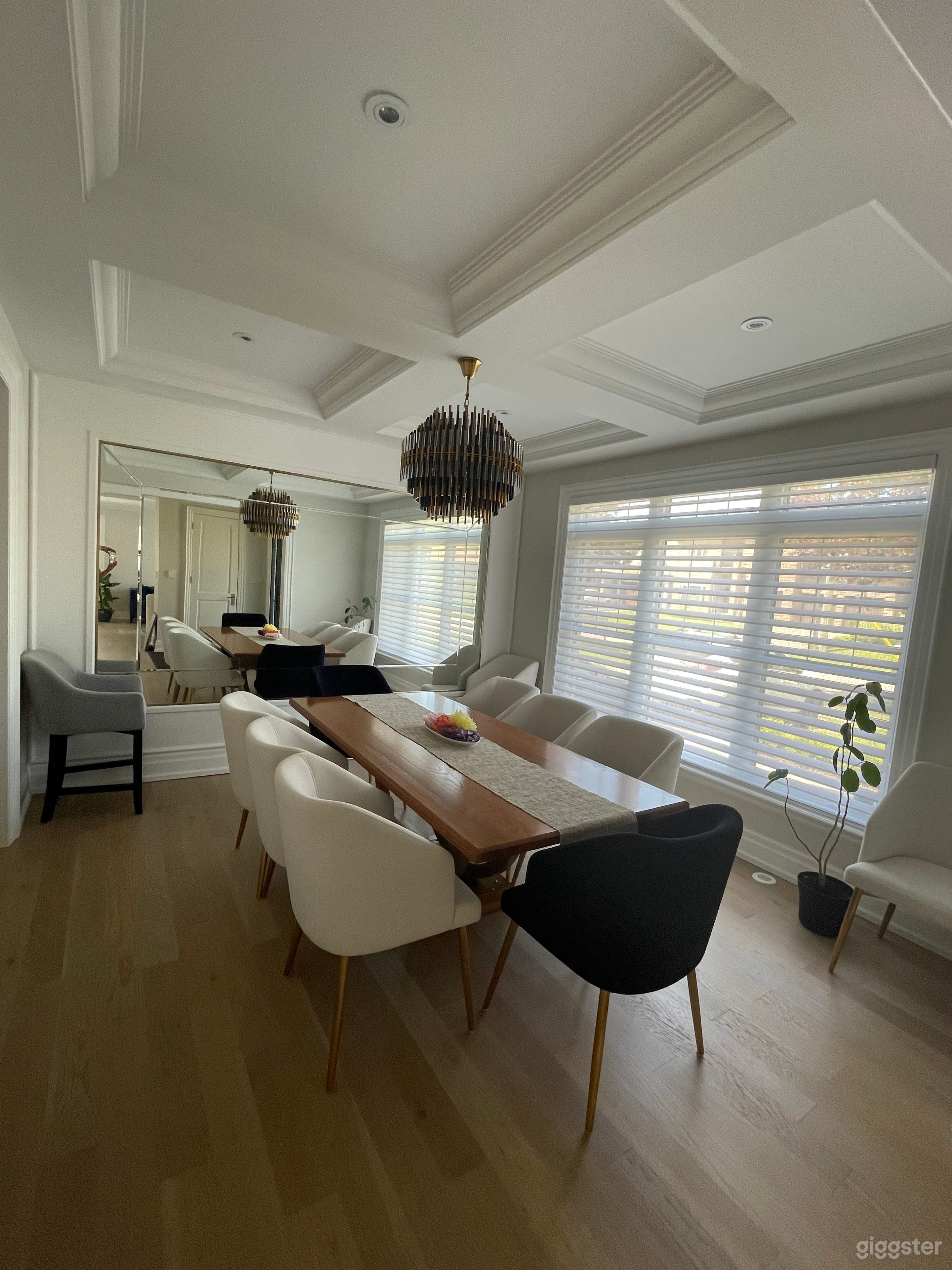 A stylish home for every event Photo 4