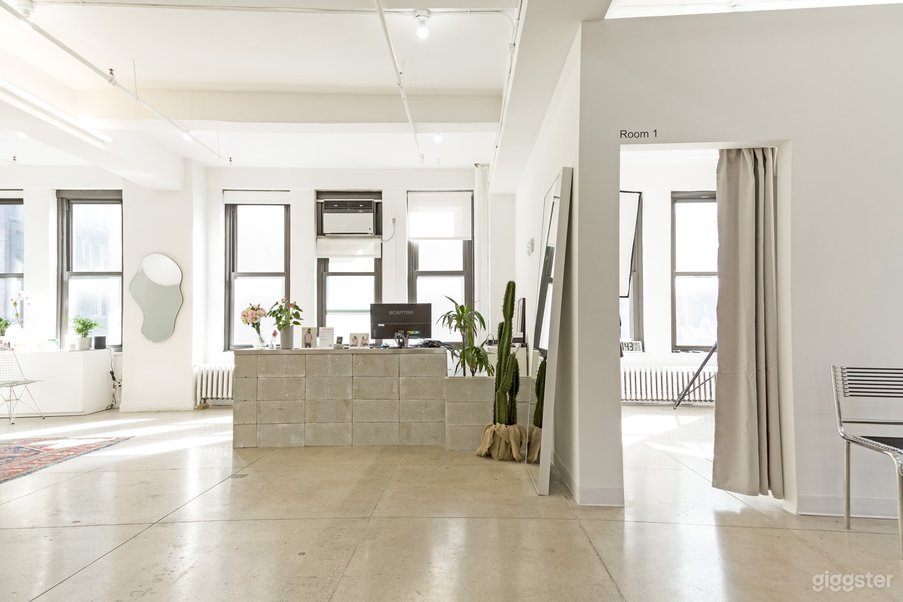 Classic New York Chelsea Loft Studio Photo 2