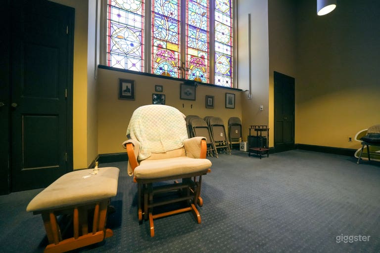  Historic Hall with Vaulted Ceilings, Stained Glass 