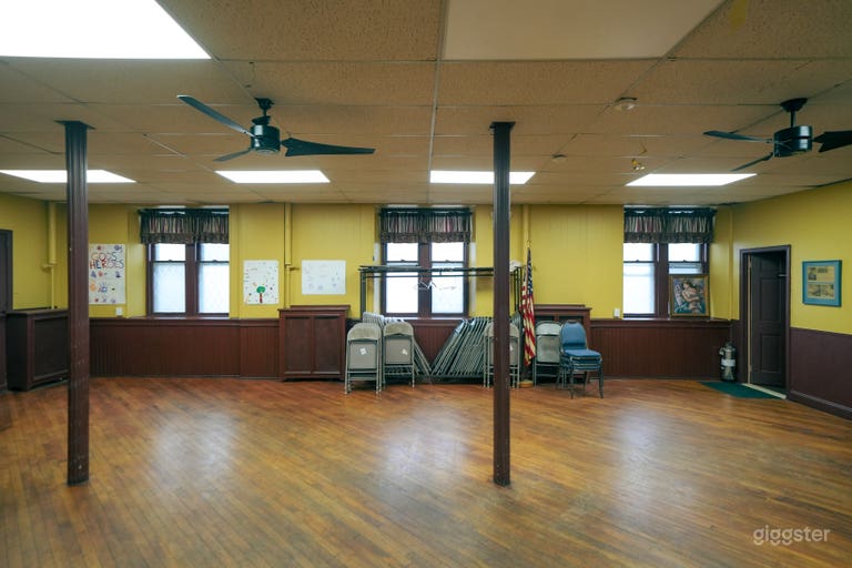  Historic Hall with Vaulted Ceilings, Stained Glass 