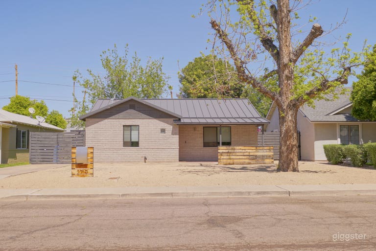  View from the front. Includes house, guest house, and backyard. 