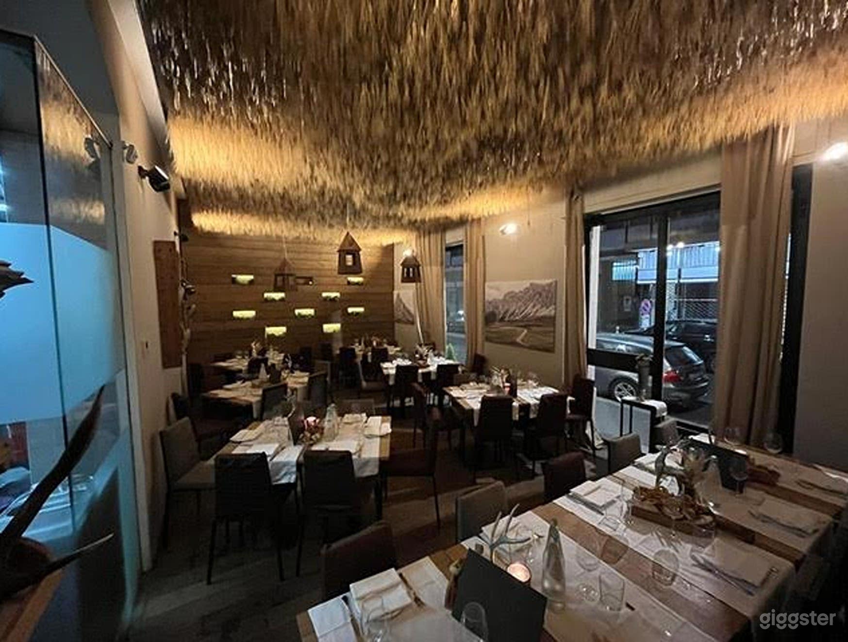 Foto di Elegant Handmade Alpin Mountain Restaurant 3