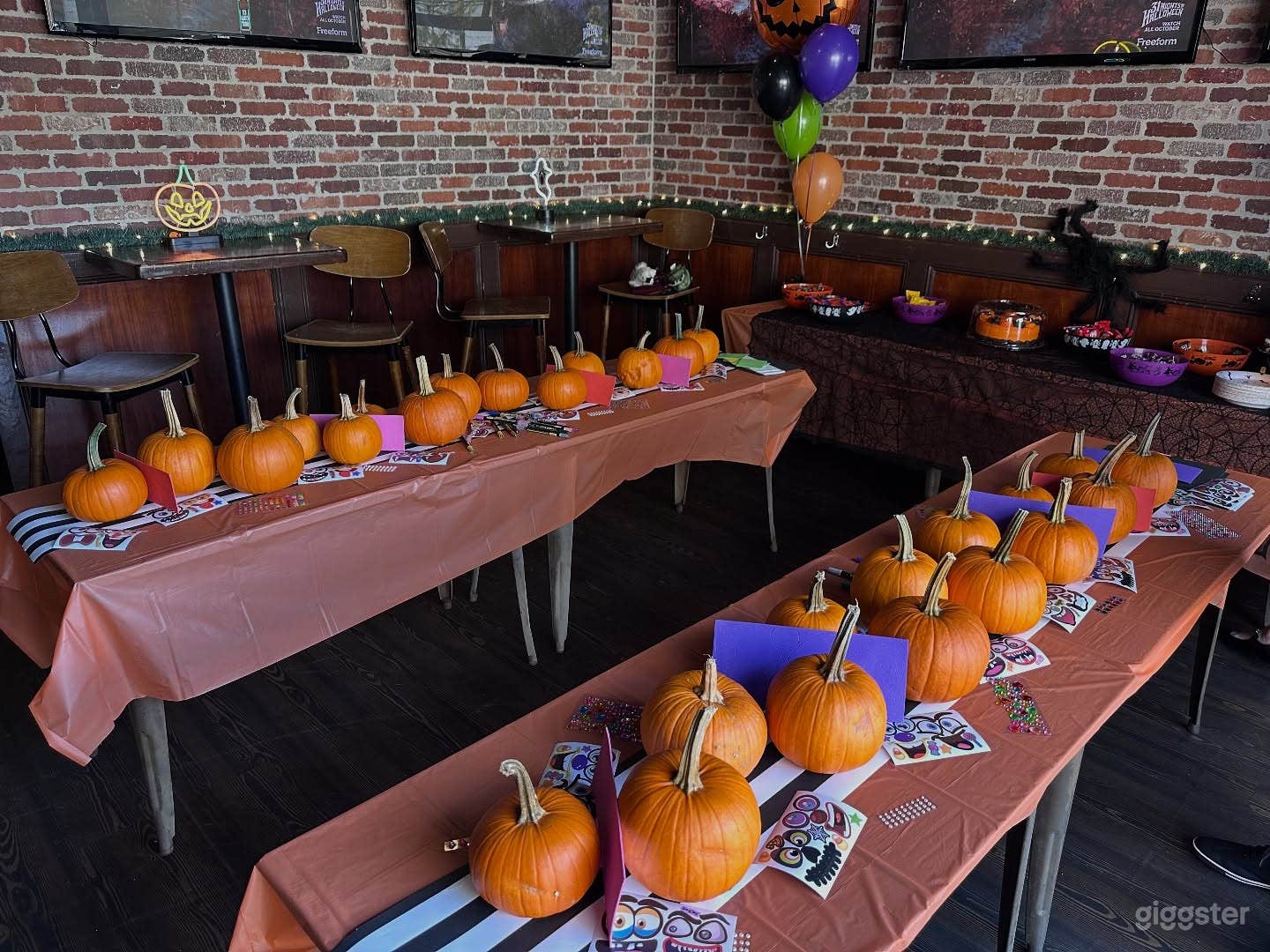 Front Area Garage Photo 3