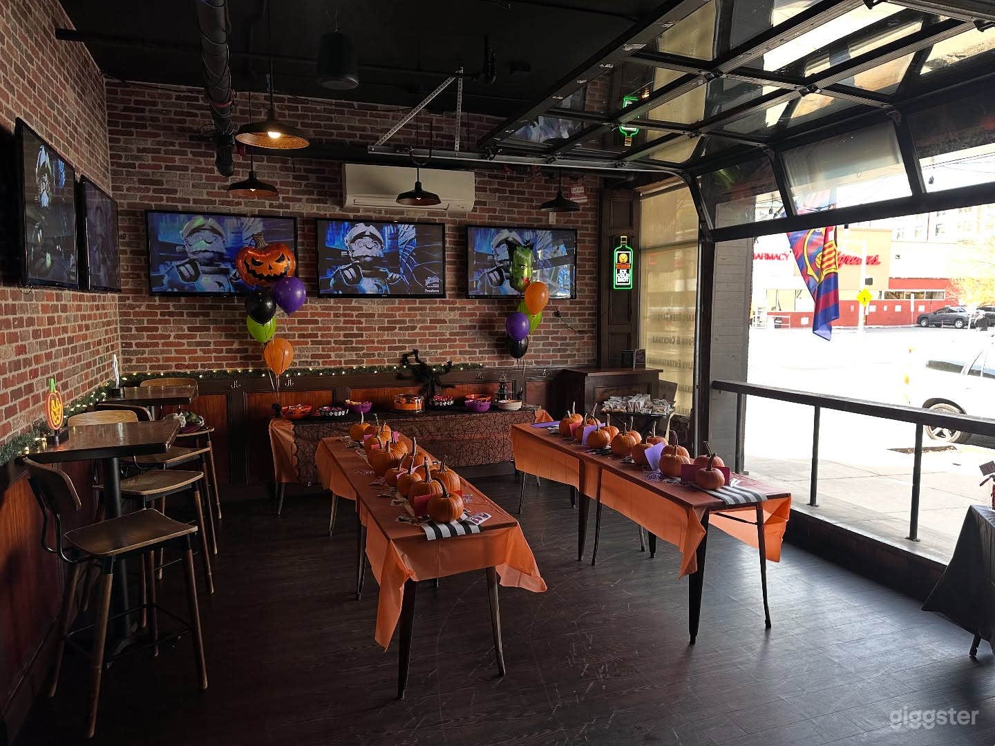 Front Area Garage Photo 1